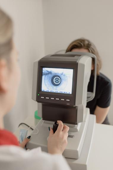 The benefits of regular check ups with an eye doctor