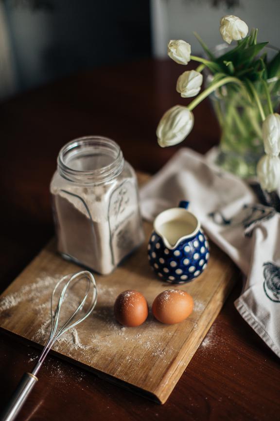 Blood sugar regulation using coconut flour