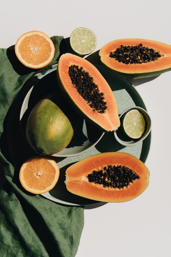 Different ways to incorporate papaya leaves into your diet