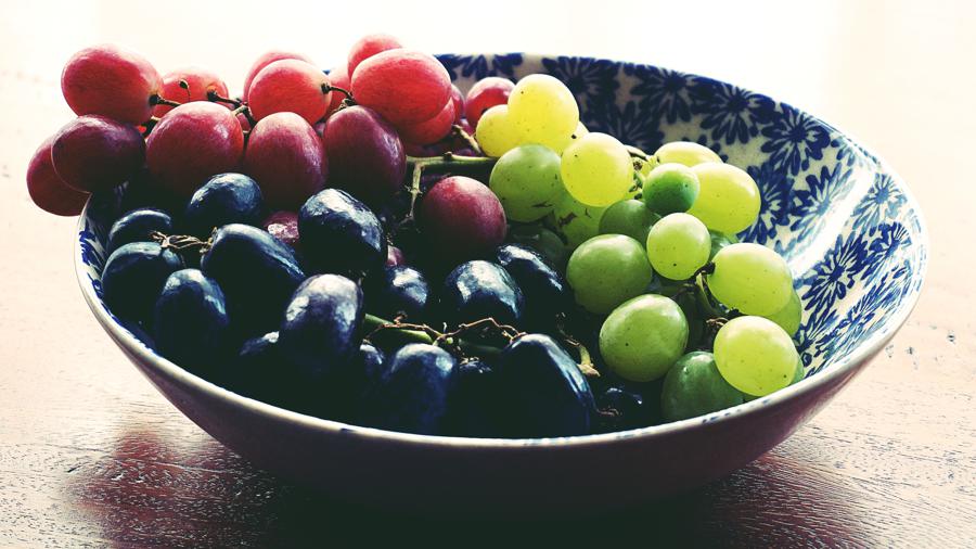 How to include black grapes in your diet