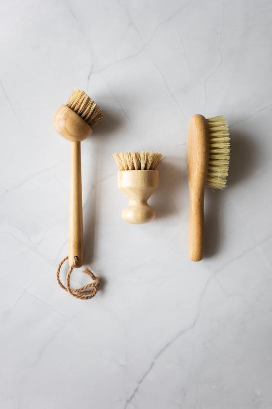 Different types of dry brushes