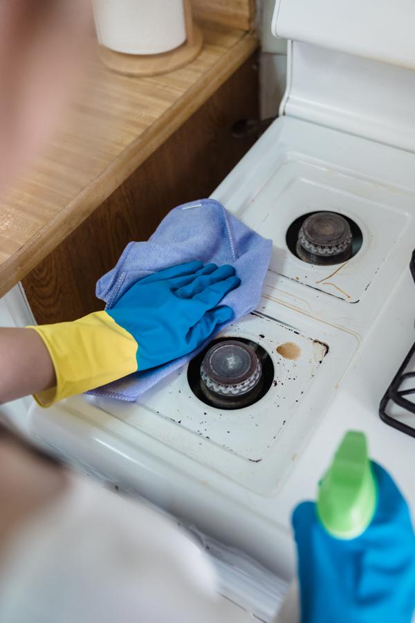 Decluttering solutions for a cleaner kitchen