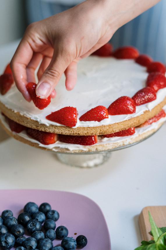 A step by step guide to making strawberry chia jam