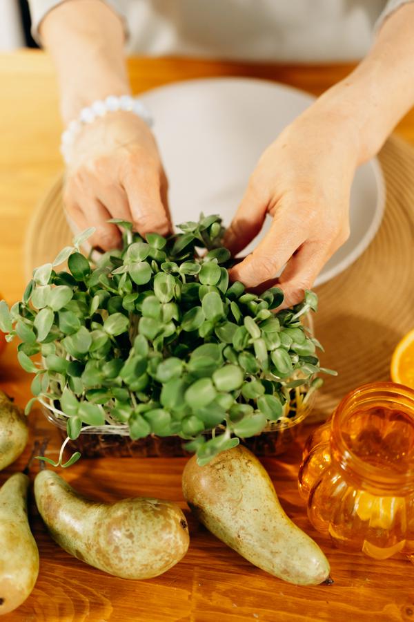 Key ingredients for making low fat green parathas